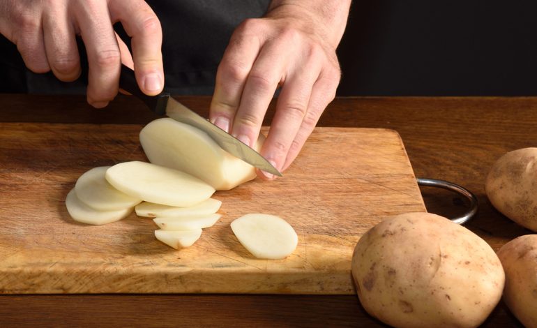 7 Ushqime që Nuk Duhet t’i Konsumoni të Pagatuara