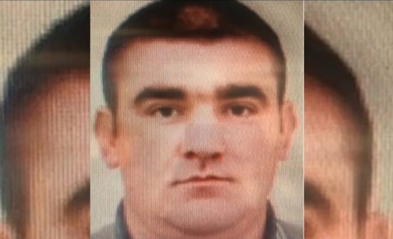 Kush është krahu i djathtë i “Rrumit të Shijakut” që ra në pranga sot, u preu rrugën me makinë vëllezërve Beqiraj në afërsi të mbikalimit të Maminasit