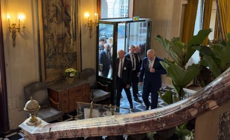 “Krenar për Shqipërinë”/ Rama vizitë dyditore në Paris, publikon video nga mëngjesi me Unionin e Sipërmarrësve të Francës