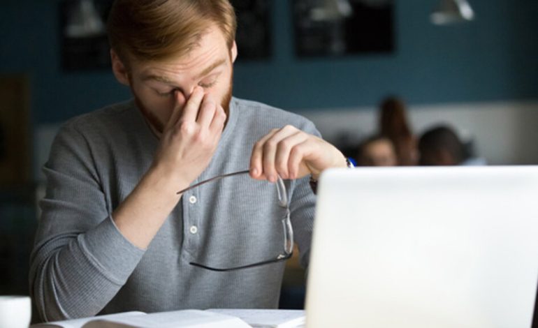 Shikimi i Turbullt nga Qëndrimi i Gjatë Para Ekraneve – Zgjidhjet Praktike