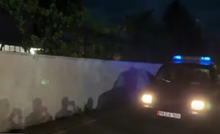 Plagoja me pistoletë e 17 vjeçarit në Shkodër, ngjarja ndodhi para syve të prindërve të tij! I mituri doli me kaçavidë në rrugë pas sherrit me autorin