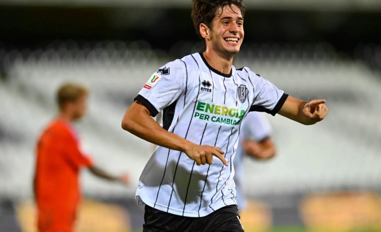 FOTO/ Jo vetëm Mitaj, Juventus kërkon edhe talentin kuqezi, shifrat e tij janë fantastike