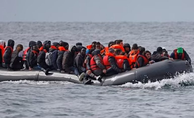 Frikë nga dërgmi në Ruandë, “zhduken” shqiptarët nga qendrat azilkërkuese në Angli