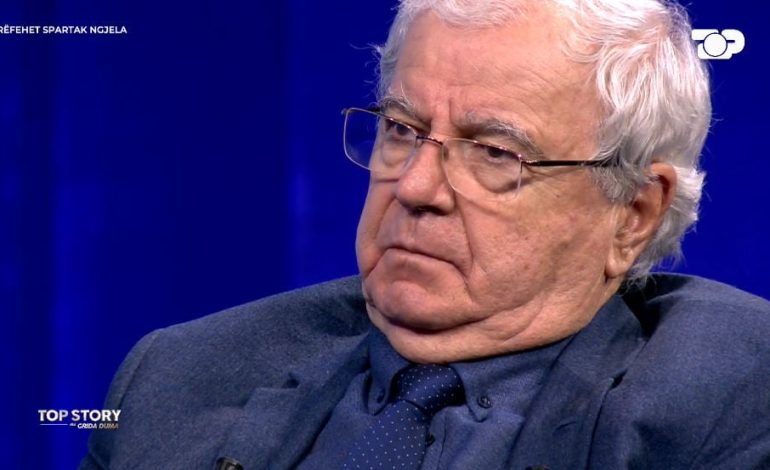 “Enver Hoxha më thirri, u pendova që s’i shkova”, rrëfimi i fortë i Spartak Ngjelës: Më thanë se do më vriste! I kalova poshtë shtëpisë, ai u ngrit në këmbë dhe…