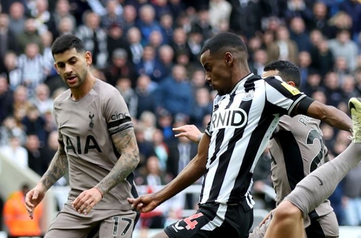 VIDEO/ Fitore e thellë ndaj Tottenham, Newcastle dhuron show në shtëpi