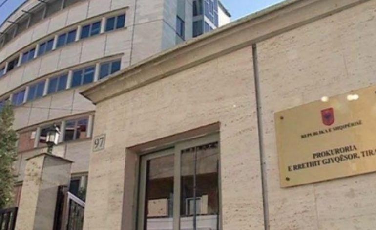 Ndërtim në shkelje të plotë të ligjit dhe falsifikim dokumentesh, Prokuroria e Tiranës sekuestron vilën 2-katëshe në Petrelë