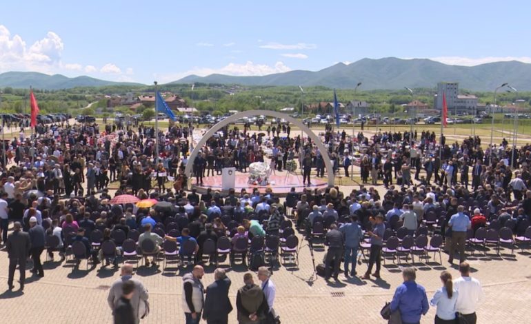 Ushtria serbe vrau 400 shqiptarë dhe fshehu gjurmët, sot dita kombëtare e të zhdukurve gjatë luftës në Kosovë! Kurti: Bashkëpunëtorët e Millosheviçit, nuk hapin arkivat