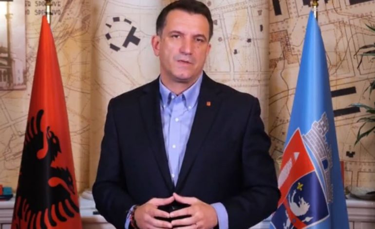 “Qato çliroi Astirin, Redi Molla shndërroi ujësjellësin, Tusha punë të jashtëzakonshme në Tiranë”, Veliaj reagon pas arrestimit të ish-drejtorëve: Gjueti shtrigash, e shohim drejtësinë aleate strategjike