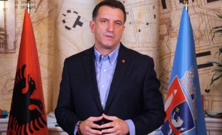 Veliaj i përgjigjet opozitës dhe kritikëve me shprehjen e Rusveltit: Merita i takon njeriut që është në të vërtetë në arenë