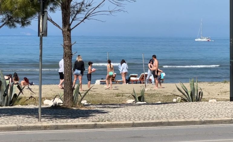 Pushuesit ‘dynden’ drejt bregdetit të Vlorës, rriten prenotimet 
 13/04/2024 12:18