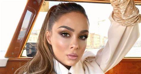 Çfarë ka ndodhur? Xhensila ndan me fansat çastet e vështira