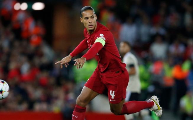 Van Dijk i ashpër me shokët e skuadrës: Shikoni veten në pasqyrë, titulli nuk fitohet kështu