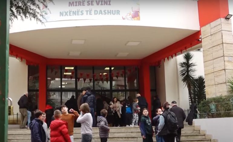 “Fëmijëri e humbur”, flet e motra e Xhevahir Gezdarit: U zhduk 20 metra larg shkollës në pushimin e gjatë, gjithmonë më thoshte…