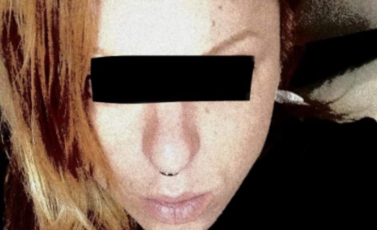 “Ndihmë, ndihmë!”, detaje të reja nga plagosja e shqiptares në Athinë, 33-vjeçarja kishte shkuar me dëshirë në banesën e autorit, si e gjeti policia të lidhur dhe mbuluar nga gjaku