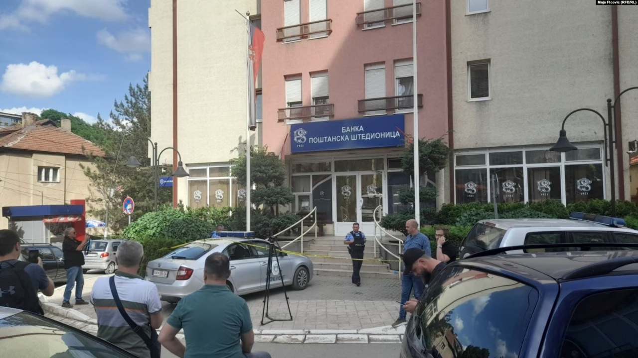 Policia mbyll gjashtë filiale të Bankës Postare Kursimore të Serbisë në veri të Kosovës