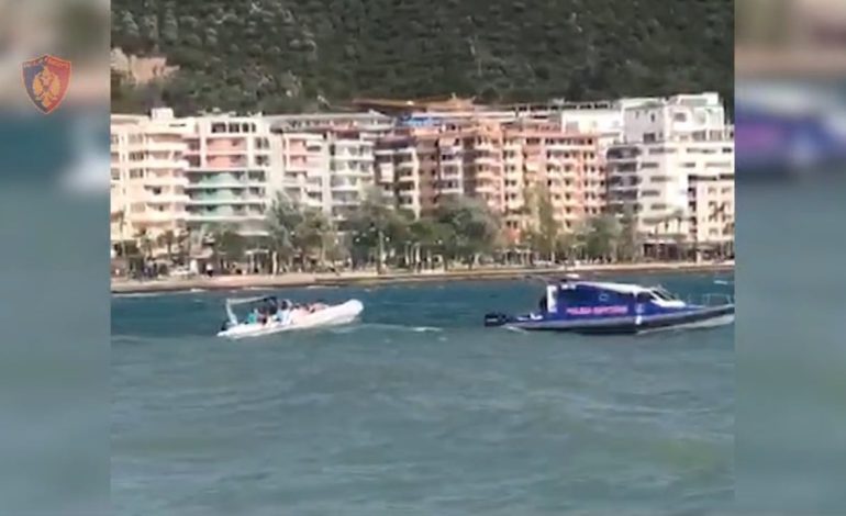 Mjeti lundrues në Vlorë rrezikoi të fundosej për shkak të defektit, policia kufitare shpëton 12 persona! Gjobitet pronari, nuk kishte dokumentacion