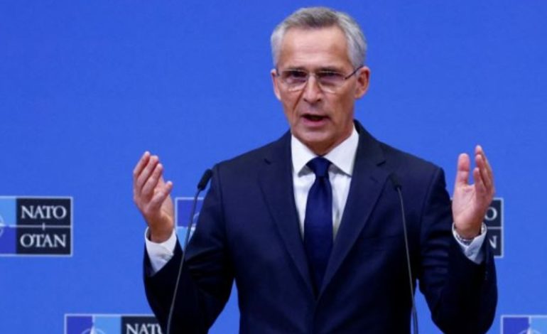 “Pekini po nxit luftë në Evropë”, Stoltenberg i shqetësuar: Moska po blen pjesë për të prodhuar raketa e tanke