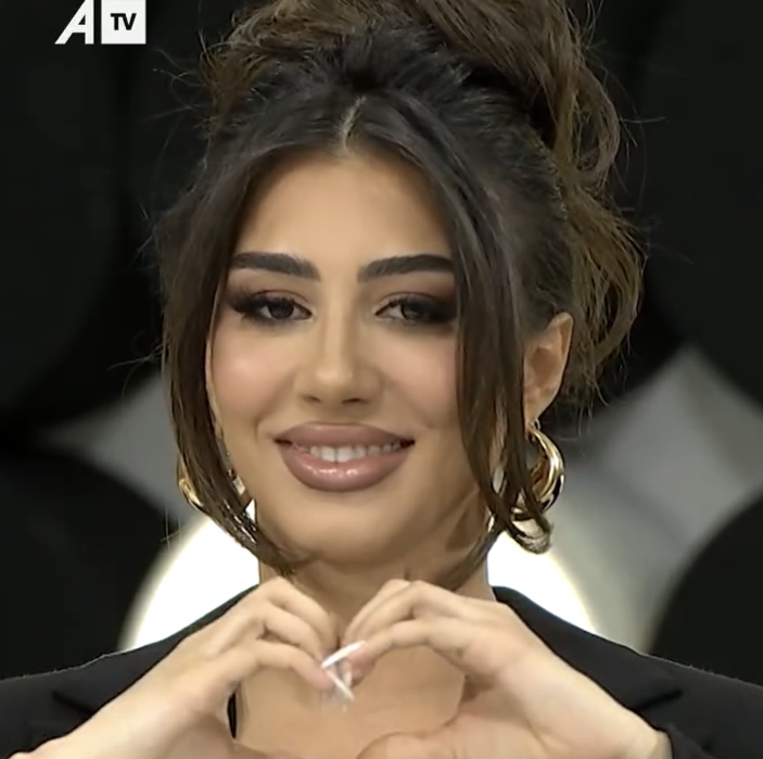Melinda Ademi konfirmon lidhjen: Jam e dashuruar dhe e lumtur