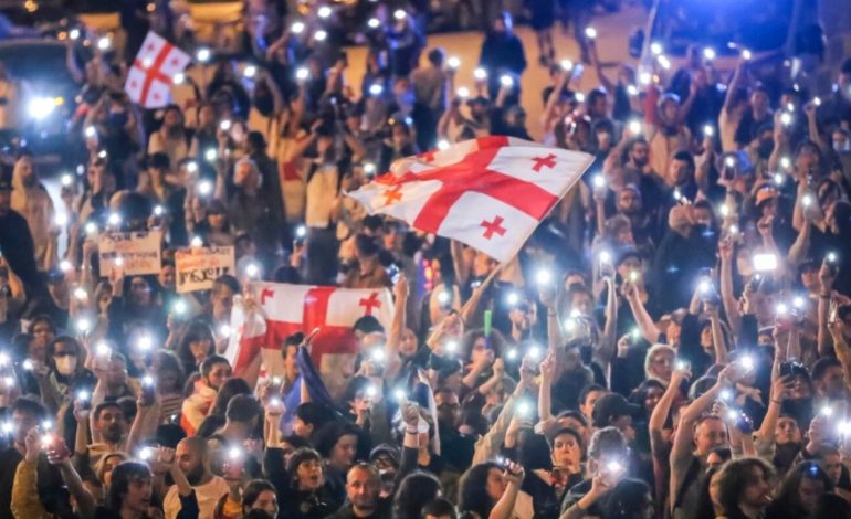Grupet për të drejtat e njeriut i bëjnë thirrje Gjeorgjisë të mbrojë lirinë e shprehjes