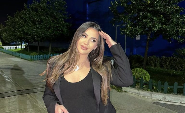 Mami Kiara publikon fotografinë e parë pas lindjes së vogëlushes Ejlli