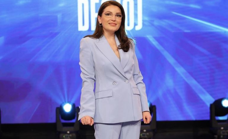 Audio që rrëqethi studion/ Fiori Dardha dëgjon zërin e të ëmës së ndjerë