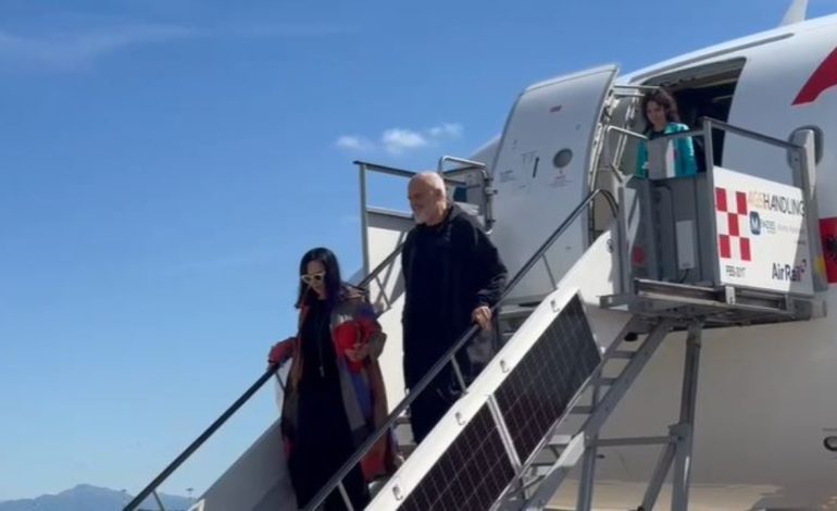 “Erdha”, kryeministri Rama zbret në Milano! Pallati i sporteve i mbushur plot, shqiptarët e diasporës e presin të veshur kuqezi 