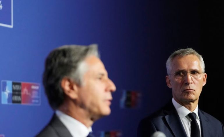 “NATO e gatshme për mbështetje afatgjate për Ukrainën”, Stoltenberg: Të sigurohemi që Moska ta kuptojë…