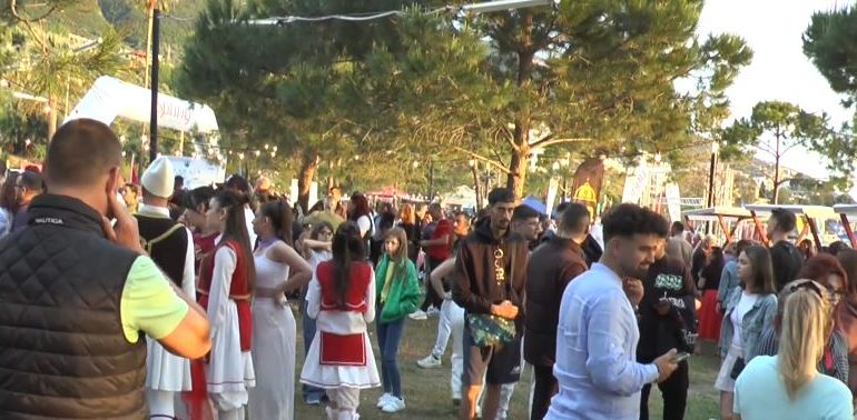 Mes këngës e valles, Vlora hap zyrtarisht sezonin turistik, edhe pse nuk u mbyll asnjë ditë të vitit