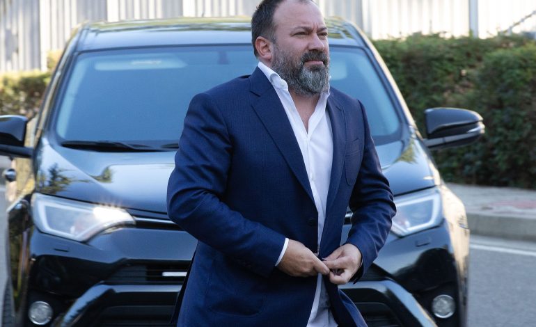 Investimi në një restorant francez ngre hije dyshimi mbi ministrin e Shtetit