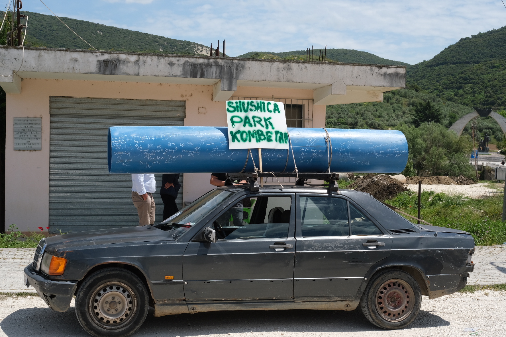 ‘Uji është jeta’: Banorët e luginës së Shushicës, peticion simbolik kundër Ujësjellësit