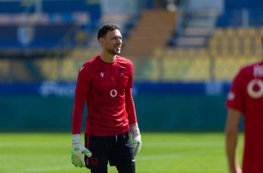 FOTO/ Etrit Berisha bëhet baba për herë të parë, portieri i Kombëtares zbulon portretin dhe emrin e veçantë të djalit