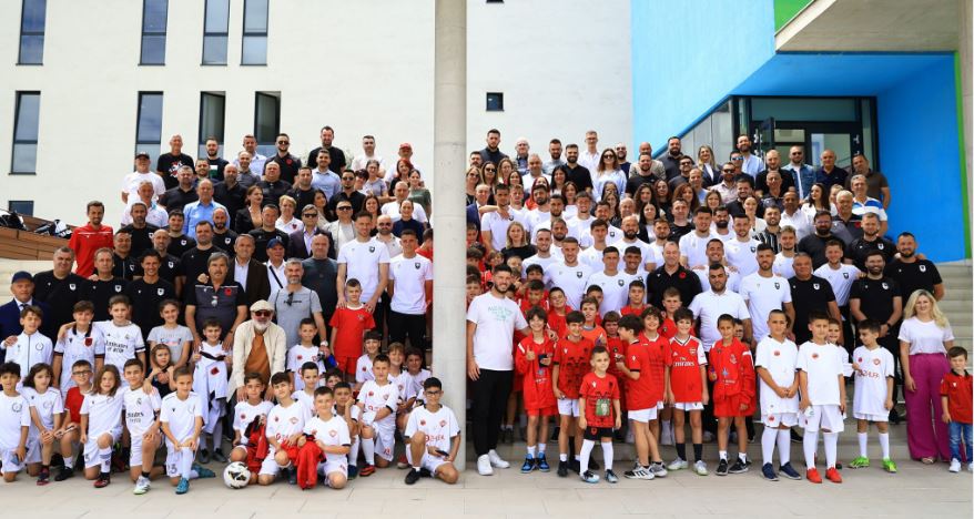 Kombëtarja niset për në Austri, administrata e FSHF-së përcjell kuqezinjtë drejt rrugëtimit të Euro 2024