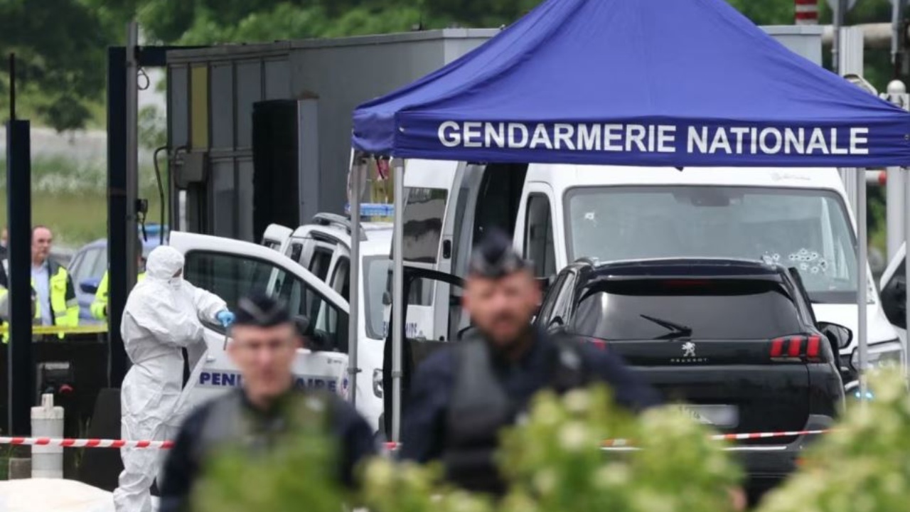 Tentoi t’i vinte flakën një sinagoge, policia franceze vret një person