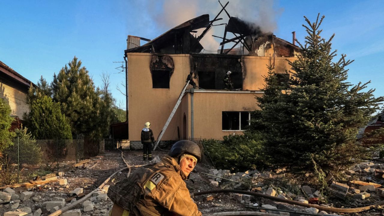 Front i ri lufte në Ukrainë, sulme të njëpasnjëshme në Kharkiv/ Zelensky: Rusia po përgatit ofensivë madhore