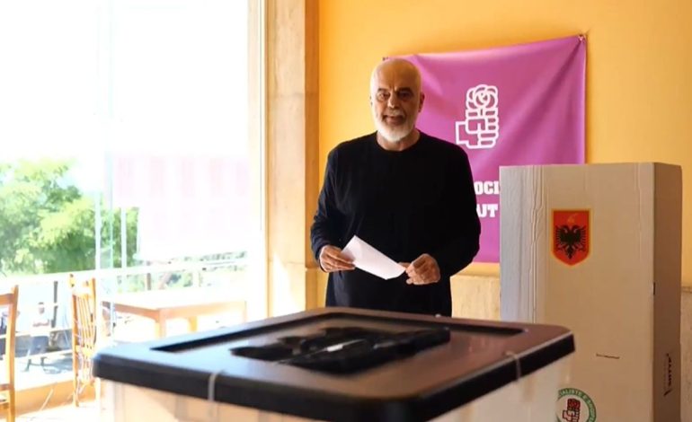 Video/ Zgjedhja e delegatëve për Kongresin e Ri të Partisë Socialiste, voton kryesocialisti Edi Rama