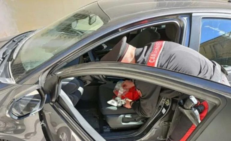 Kapen mat 4 shqiptarë në Itali/ Shisnin lëndë narkotike pranë një stacioni treni, policia gjen kokainë dhe kanabis