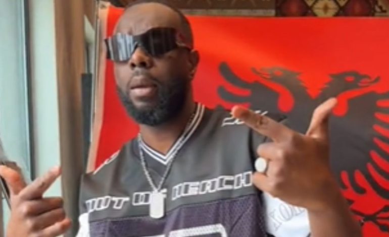 Maitre Gims kërcen me flamurin kuqezi, video bëhet virale në rrjet