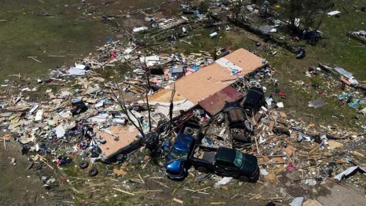 SHBA goditet nga stuhi shkatërrimtare/ Tornado të fuqishme në disa shtete, 25 viktima