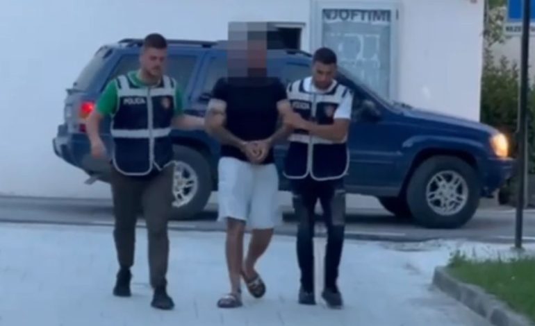 I dënuar për mashtrim, kapet në flagrancë në aksin Vlorë-Orikum 30-vjeçari