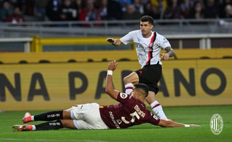 Milani pëson disfatë, Torino merr pikët në shtëpi