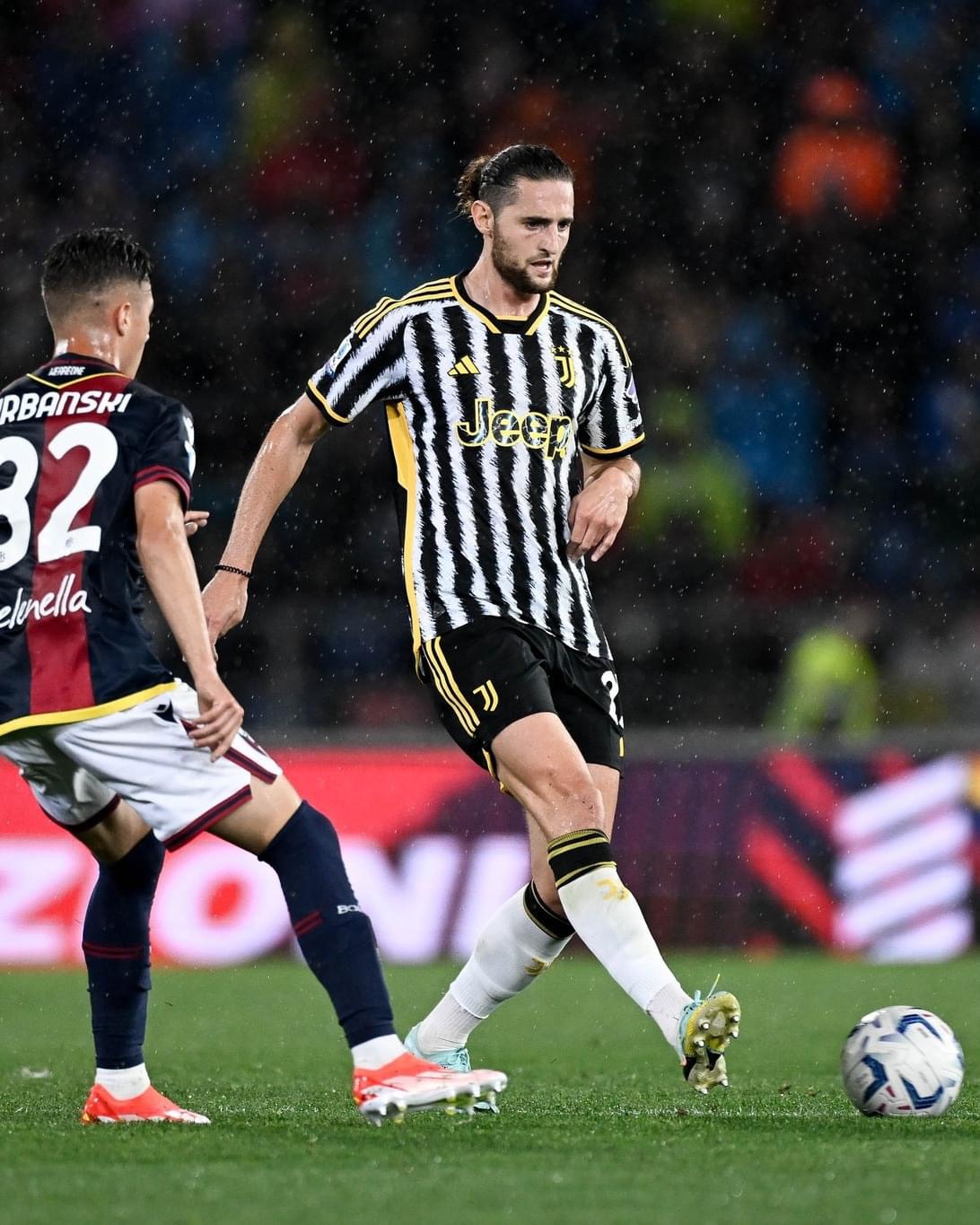 Barazim spektakolar në Bologna, Juventus del me pikë nga transferta