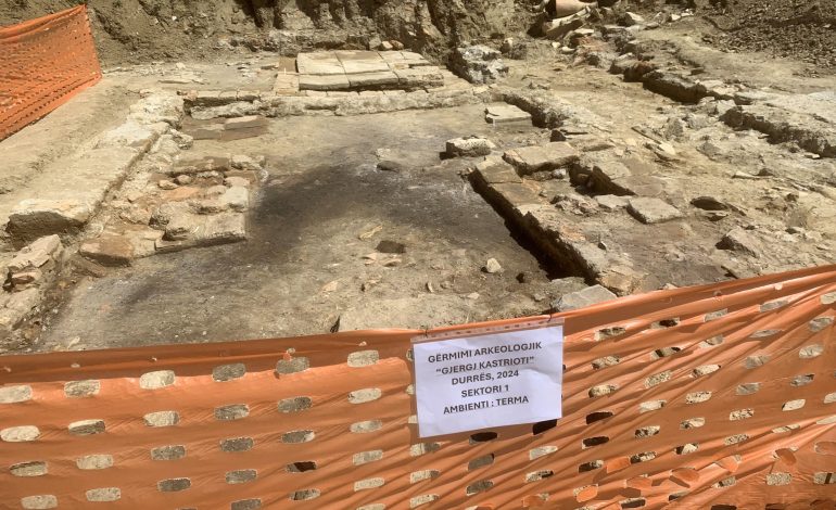 Ekspertët bëjnë thirrje për ruajtjen e zbulimit arkeologjik në Durrës