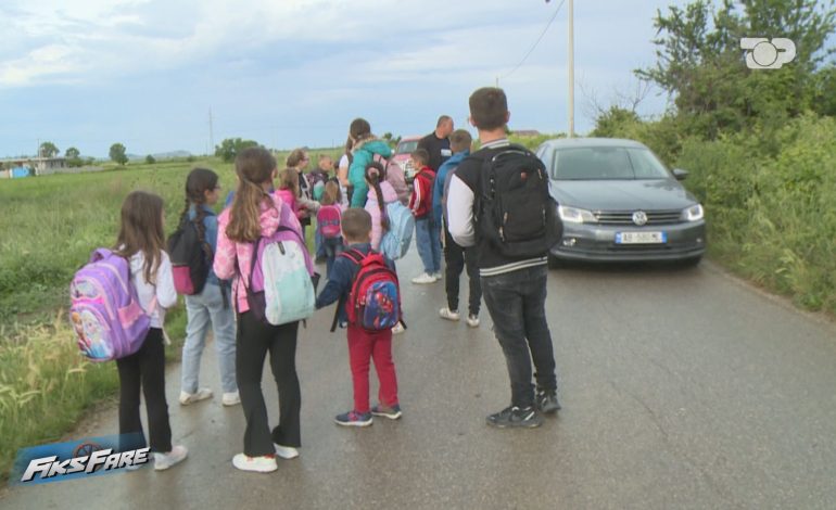 Fiks Fare/ Vuajtje për t’u arsimuar, fëmijët ecin në këmbë 3 orë për të shkuar në shkollë