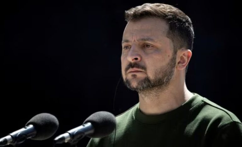 LAJMI I FUNDIT/ Arrestohen dy zyrtarë ukrainas, dyshohet se kanë organizuar komplot për të vrarë Zelenskyn! Ishin urdhëruar nga Rusia 
 07/05/2024 13:47