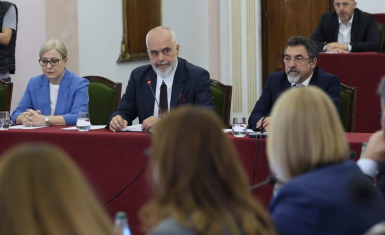 “Korrupsion edhe në prokurimet publike”, Edi Rama: Tashmë asnjë ministër s’do ketë akses në tendera, do të merret…