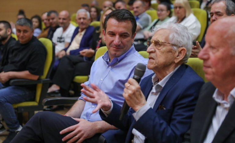 Mjeshtri Pirro Milkani falenderon Veliajn: Gjest fisnik nga Bashkia e Tiranës! Lagjja ime ka ndryshuar për mirë