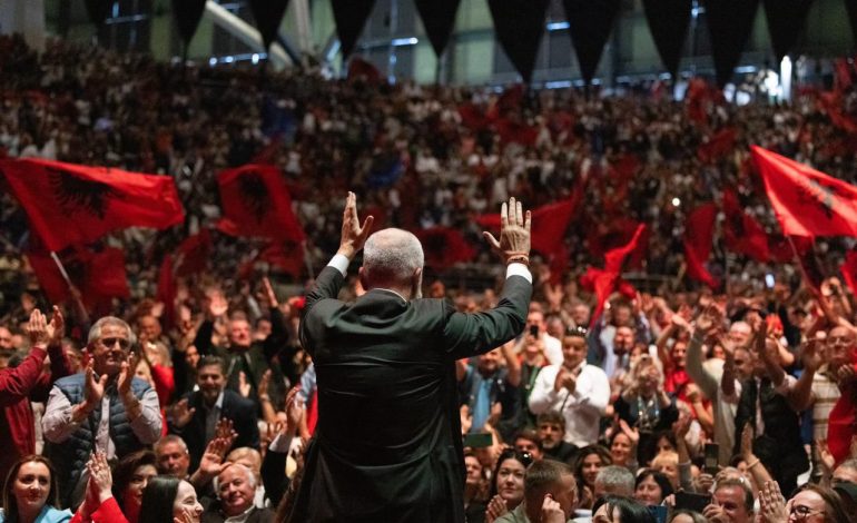 FOTOT/ Çfarë nuk u pa nga takimi i Ramës me emigrantët shqiptarë në Athinë