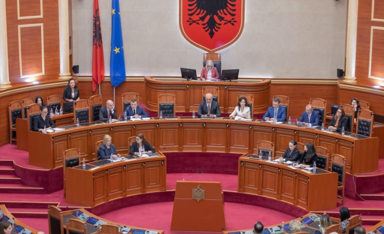 Rezoluta anti-korrupsion/ Zbulohet pakti i Rithemelimit me PS-në, votë abstenuese për draftin, por deputetët e pakicës do marrin pjesë në Komisionin e Posaçëm