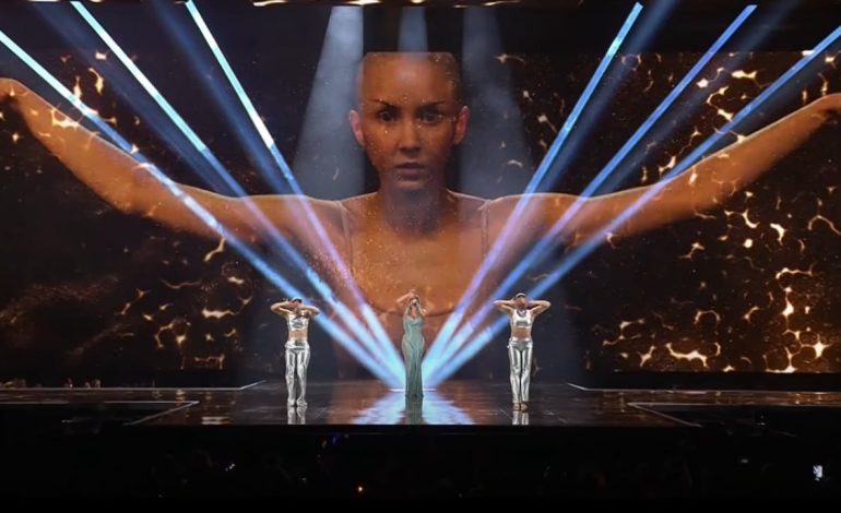 Skena gjigante nën tingujt e këngës “Titan”, Besa Kokëdhima performon në natën e dytë të “Eurovision 2024” (Fotot)
