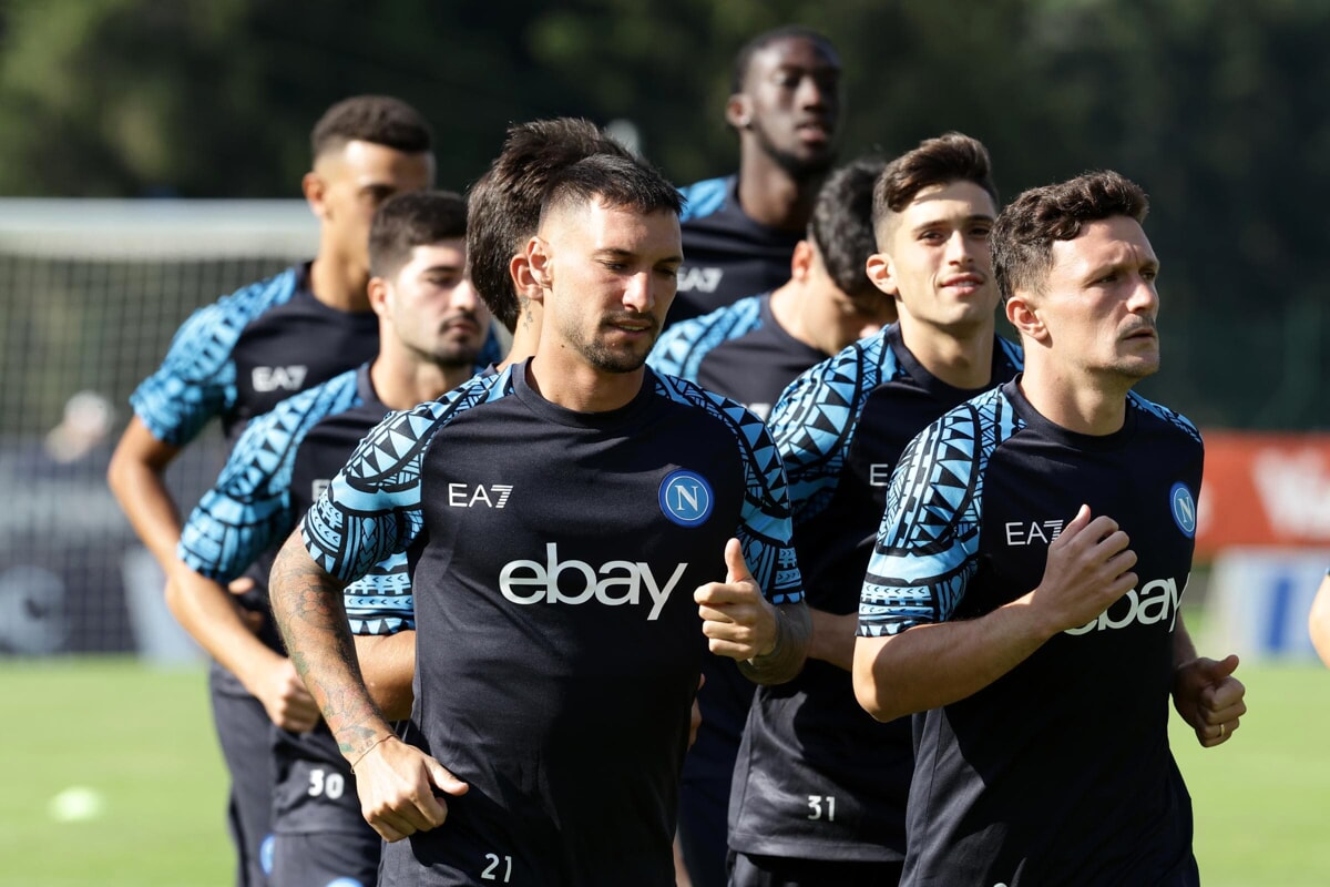 Situata te Napoli para ndeshjes së radhës, shqetësojnë dy lojtarë